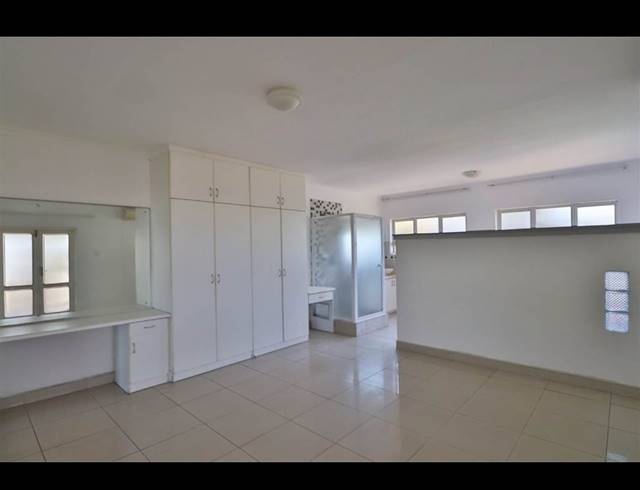 6 BEDROOM HOUSE FOR SALE IN ATHLONE PARK